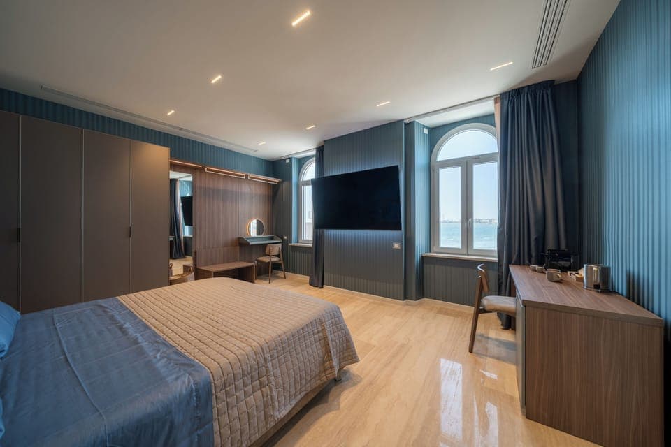 Standard Suite, Sea View | Free minibar, in-room safe, blackout drapes, free cribs/infant beds