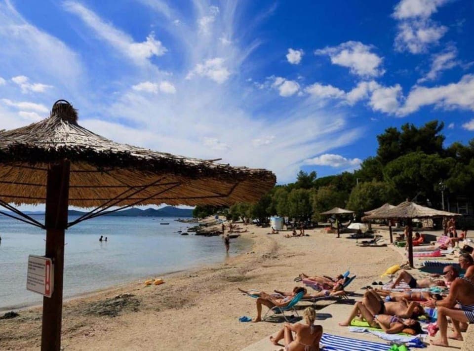 Mobile Home (Mobile Home With Hot Tub And Terrace) | Beach