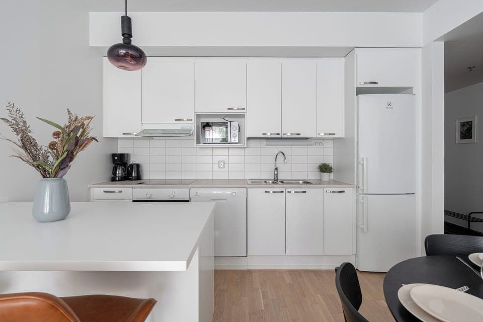 Superior Apartment, Balcony, Courtyard View | Private kitchen | Full-size fridge, microwave, oven, stovetop