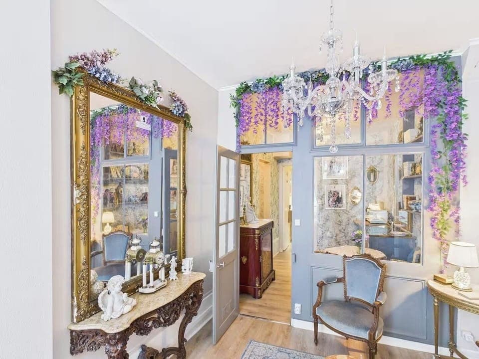 Basic Room, City View | Living area