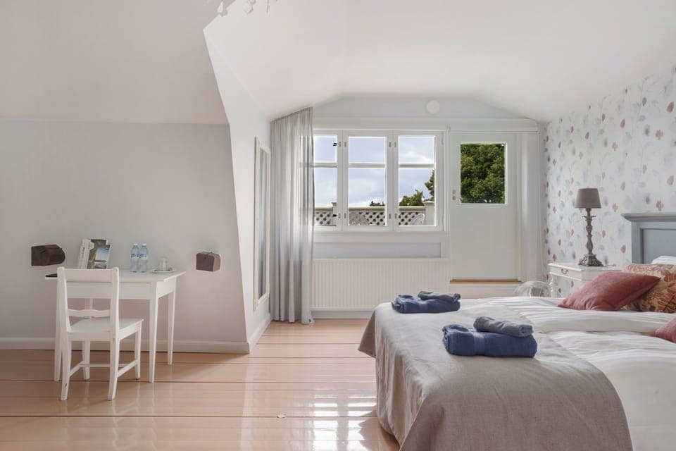 Deluxe Double or Twin Room, Balcony, Sea View | Free WiFi