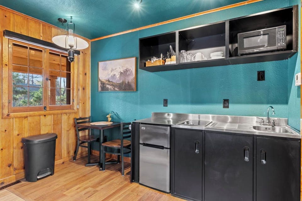Cabin, Mountain View | Private kitchen