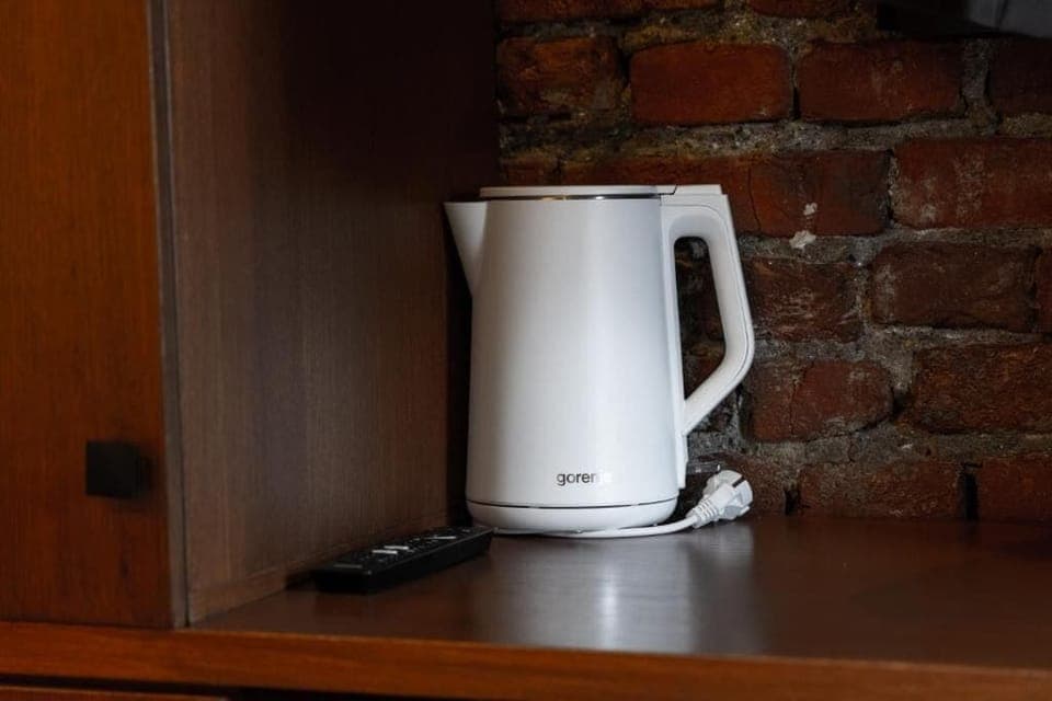 Desk, laptop workspace, free WiFi