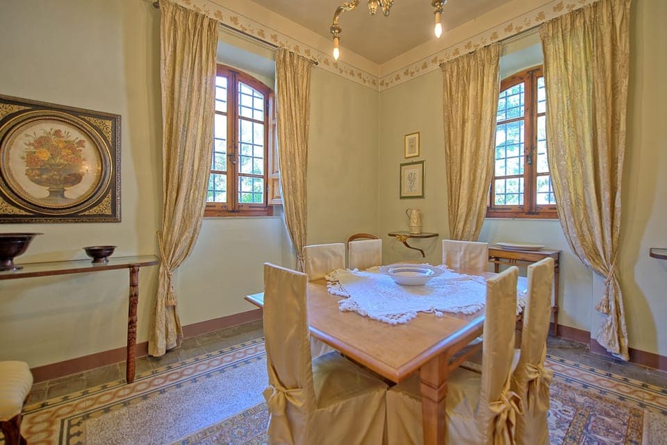 Villa, 5 Bedrooms, Private Pool (Primula) | In-room dining