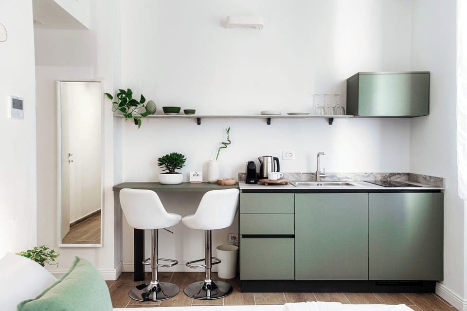 Comfort Studio | Private kitchen | Espresso maker, coffee/tea maker, electric kettle, freezer