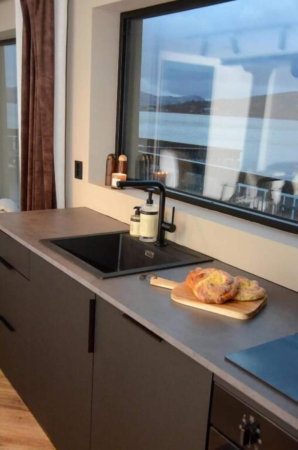 Puffin Apartment | Private kitchen