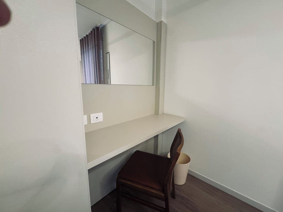 Deluxe Apartment | Iron/ironing board, free WiFi, bed sheets, wheelchair access