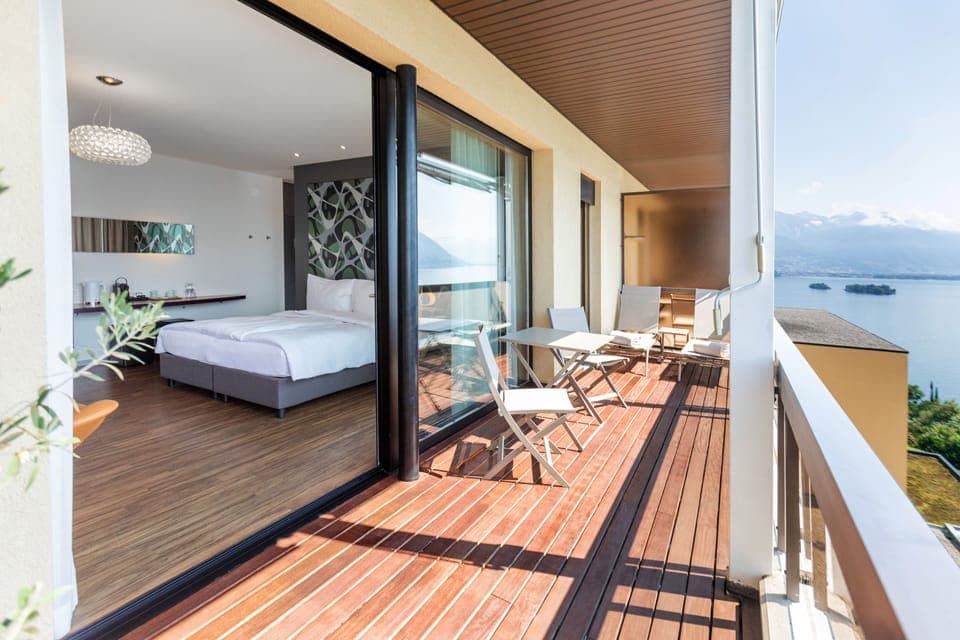 Panorama Lake View Junior Suite | Hypo-allergenic bedding, in-room safe, desk, free WiFi