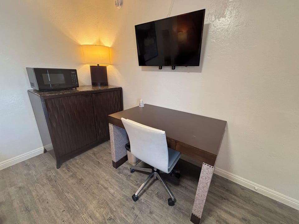 In-room safe, desk, laptop workspace, blackout drapes