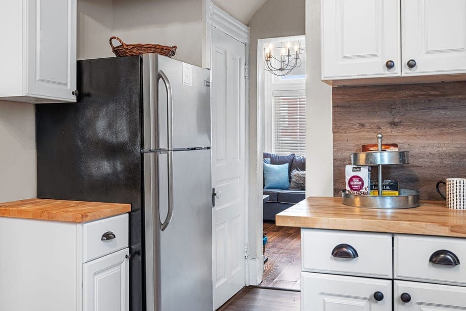 Comfort House, Non Smoking, City View | Private kitchen | Fridge, microwave, oven, stovetop