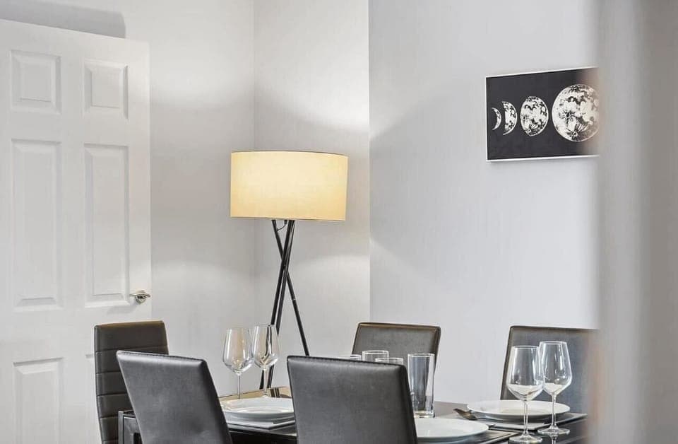 House, 2 Bedrooms | Dining room