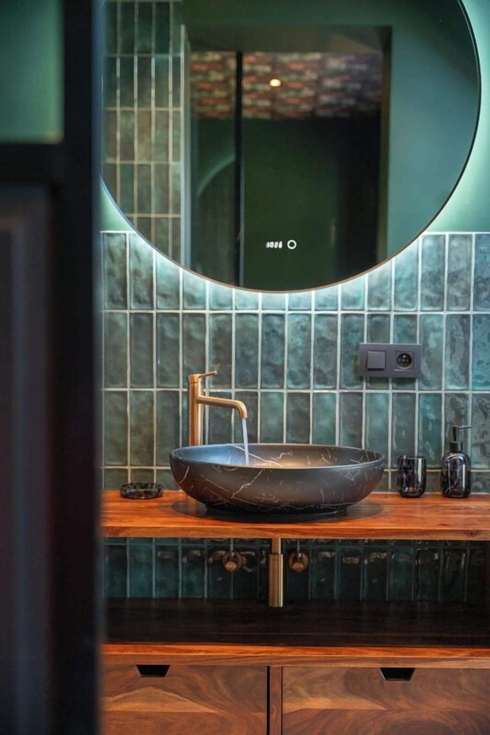 Superior Double Room, City View | Bathroom | Hair dryer, towels, soap, shampoo