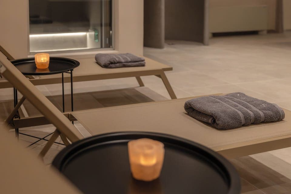 Couples treatment rooms, sauna, hot tub, steam room, Turkish bath