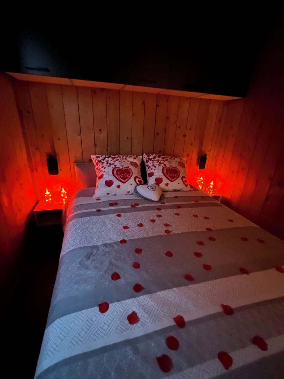 Comfort Chalet, Lake View | Individually decorated, individually furnished, free WiFi