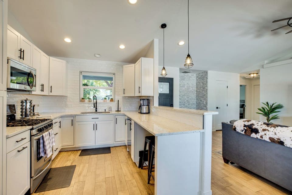 House (3 Bedrooms) | Interior