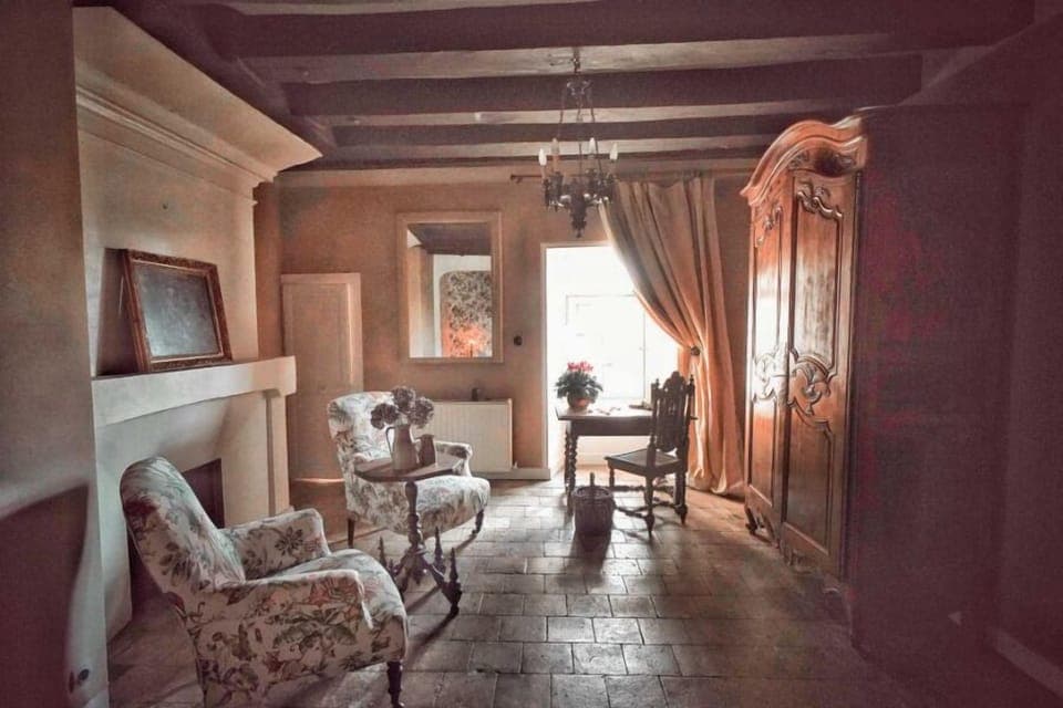 Superior Cottage, River View | Living area