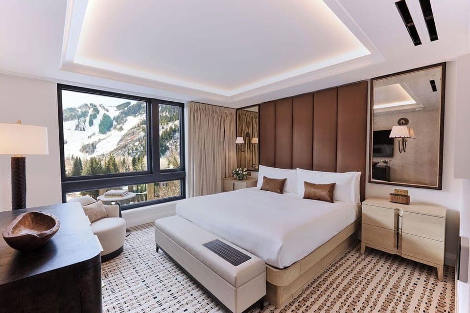 Ajax Penthouse | In-room safe, blackout drapes, iron/ironing board, free WiFi