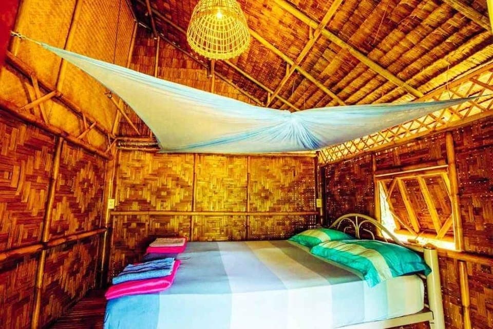 Family Room, Mountain View | Bed sheets