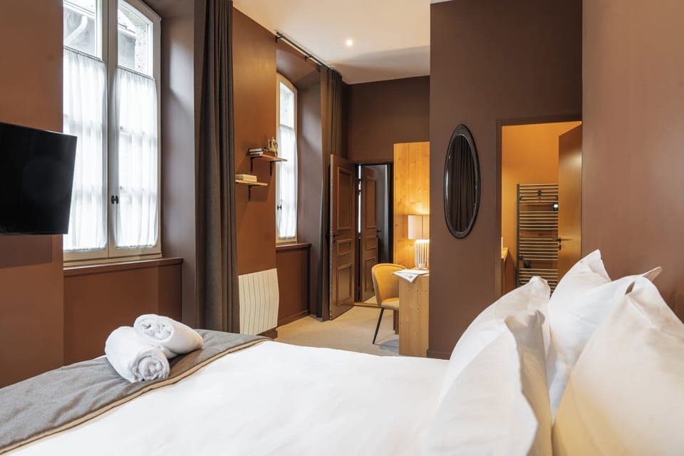 Executive Double Room | Premium bedding, minibar, in-room safe, desk