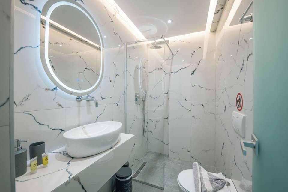 Twin Room | Bathroom | Towels