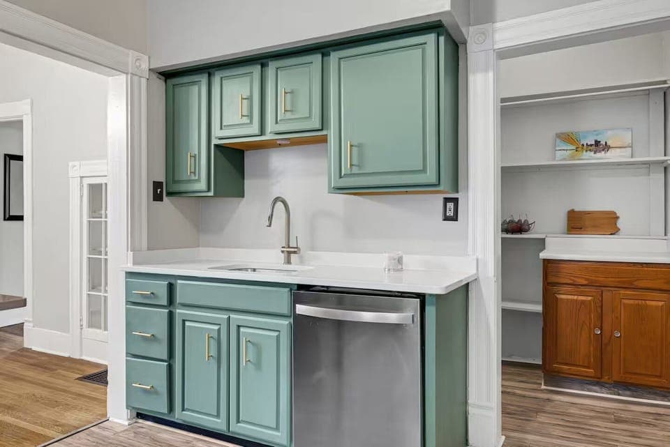 House, City View | Private kitchen | Fridge, microwave, oven, stovetop