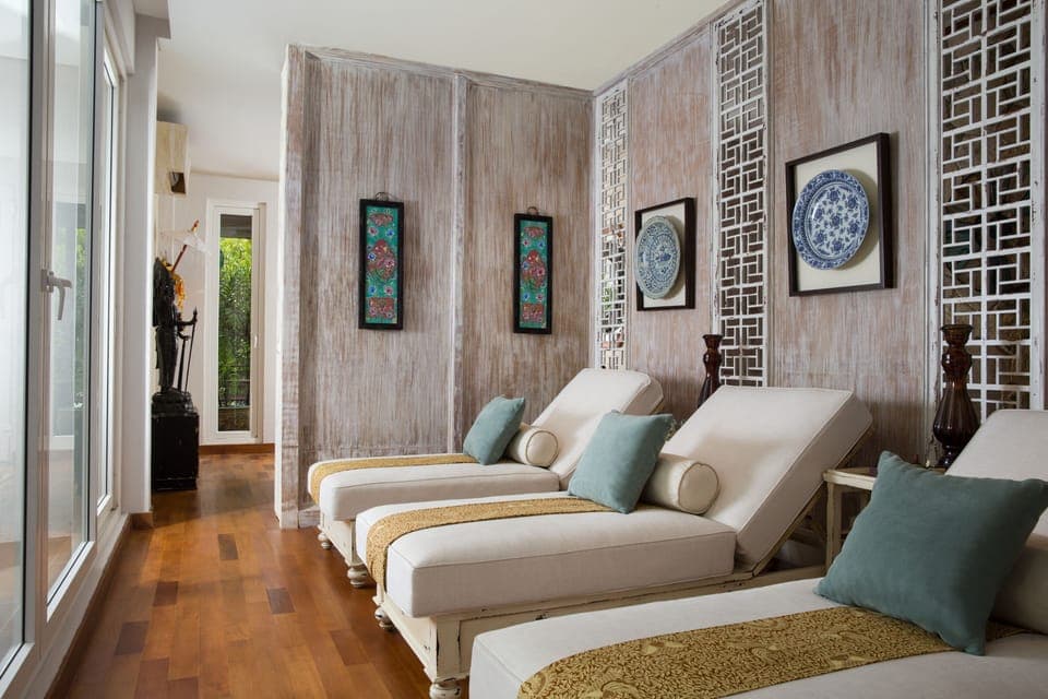 Body treatments, aromatherapy, hot stone massages, body scrubs, facials