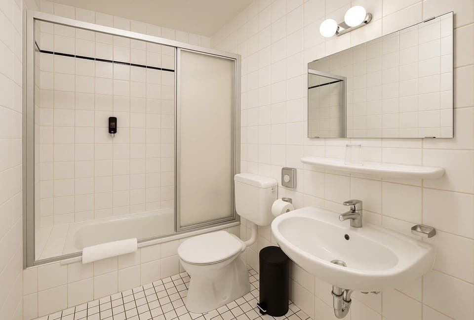 Basic Room | Bathroom | Shower, hair dryer, towels, soap