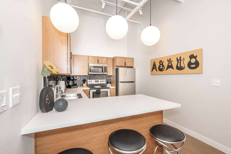 Apartment, Multiple Beds, Kitchen, City View (The 333 Suites 303) | Private kitchen