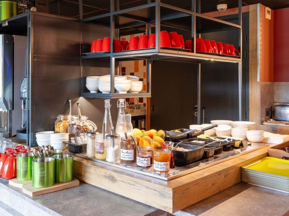 Daily buffet breakfast (EUR 9.90 per person)