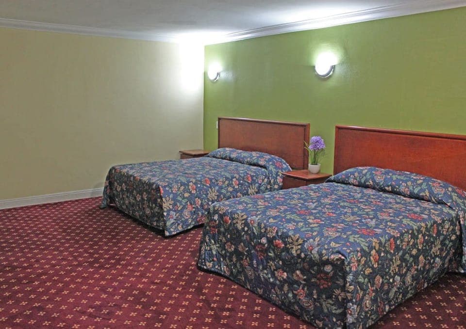 Double Room | Free WiFi, bed sheets