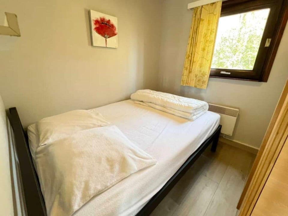 Chalet | 2 bedrooms, individually furnished