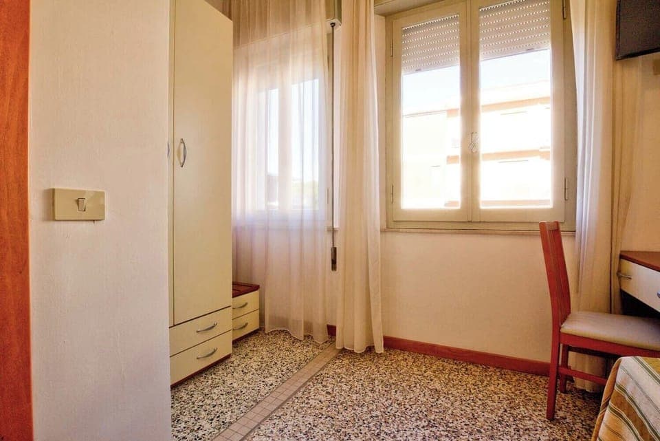 Single Room | In-room safe, free WiFi