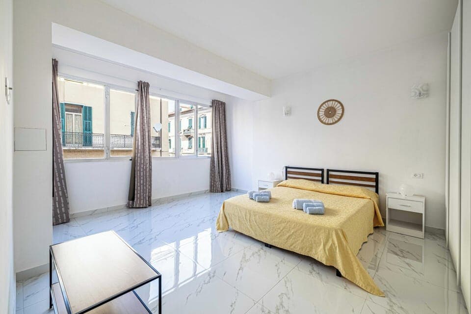 Apartment | 1 bedroom, laptop workspace, iron/ironing board, bed sheets