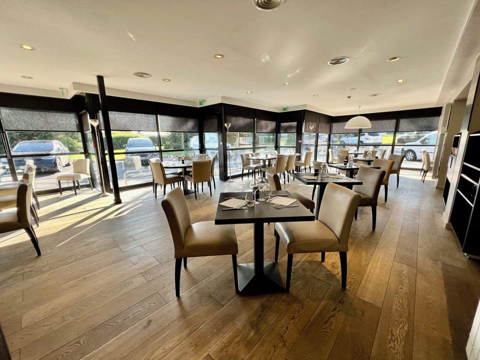 Lunch and dinner served, French cuisine