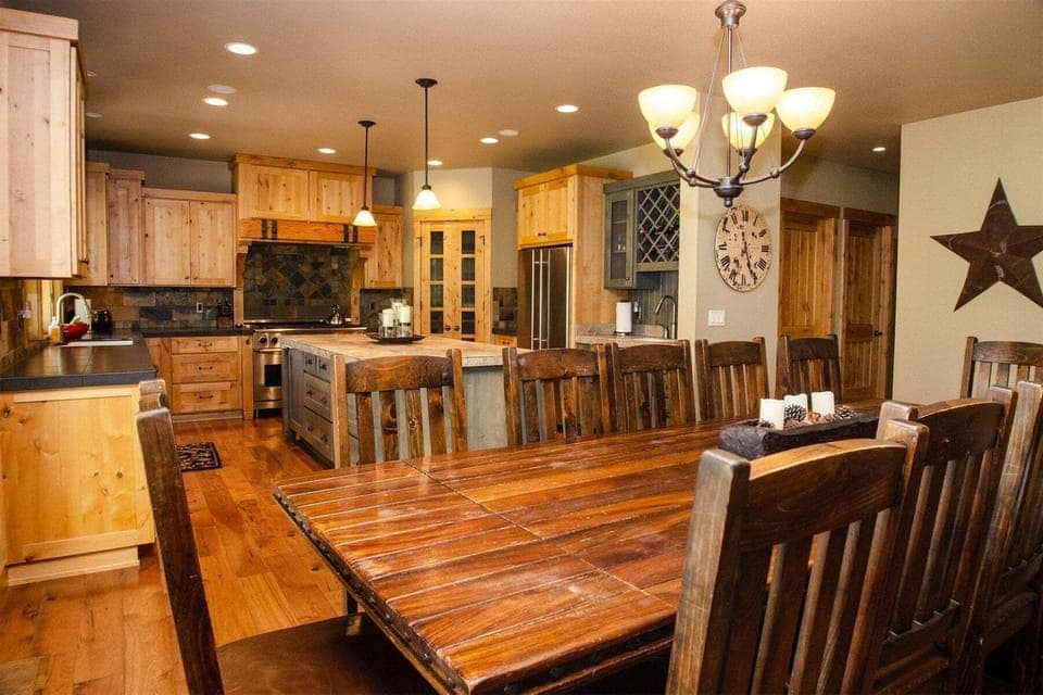 House, 5 Bedrooms | Dining