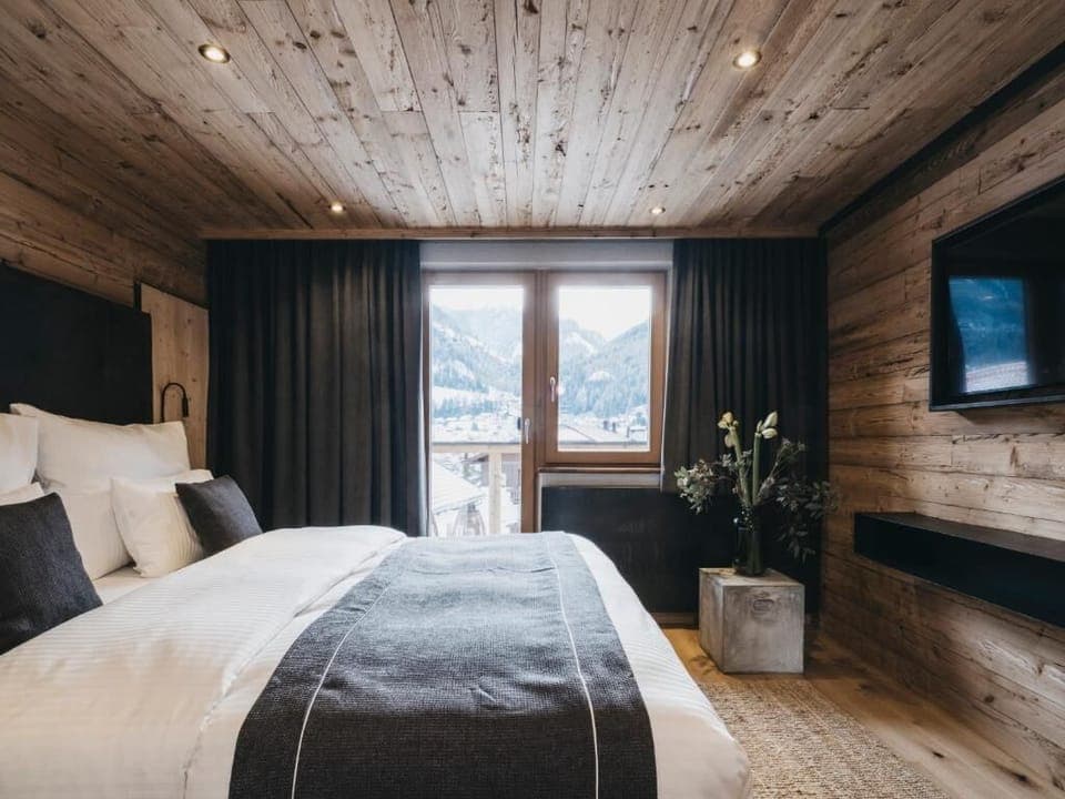 Superior Room (II) | Premium bedding, in-room safe, free WiFi, bed sheets