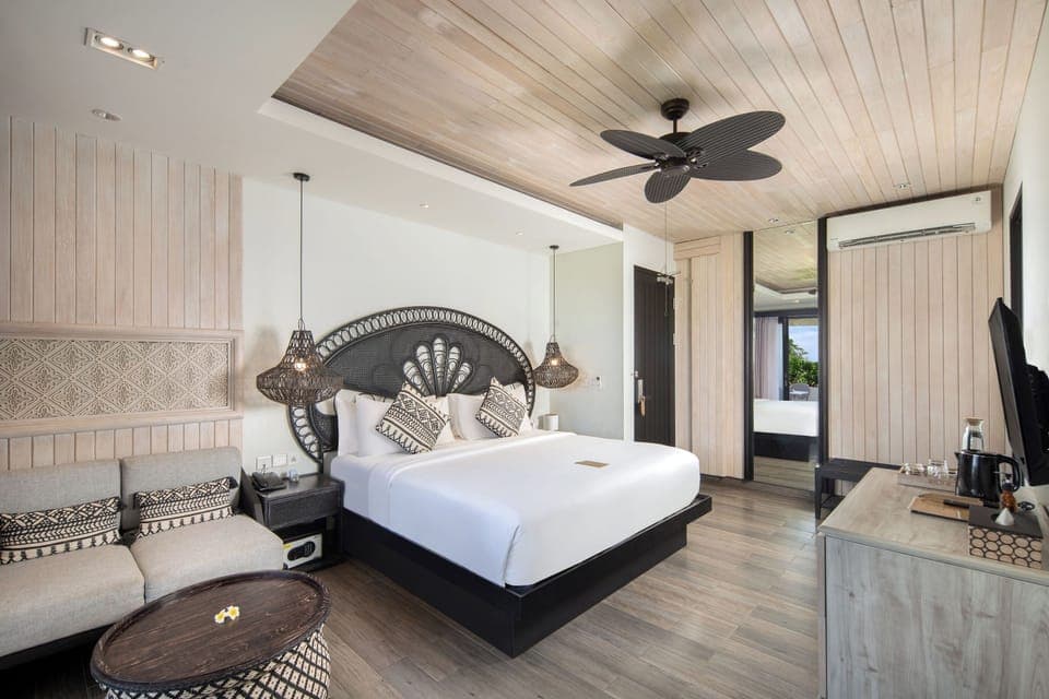 Deluxe Double Room, Balcony | In-room safe, desk, iron/ironing board, free WiFi