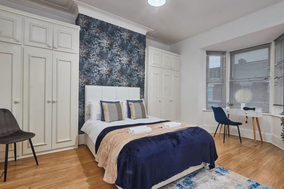 Iron/ironing board, free WiFi