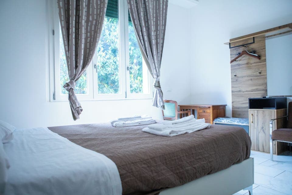 Deluxe Double Room | Desk, free WiFi