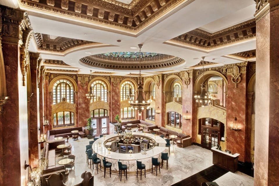 3 bars/lounges, cocktail bar, rooftop bar