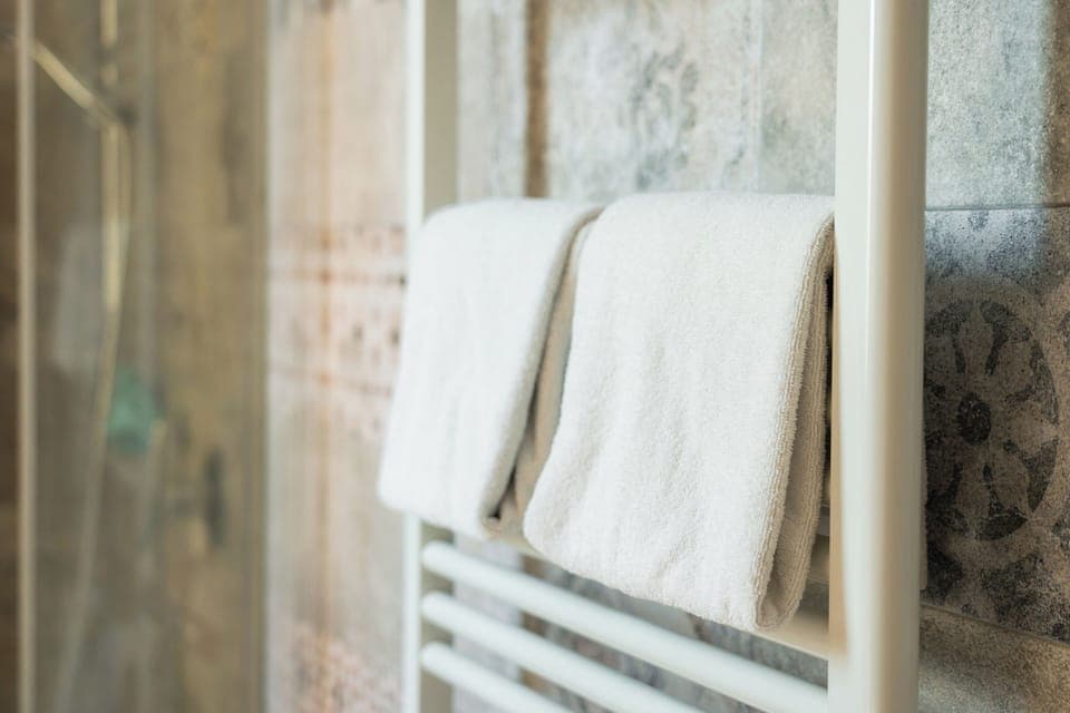 Comfort Apartment, Balcony, City View | Bathroom | Shower, hair dryer, soap, shampoo