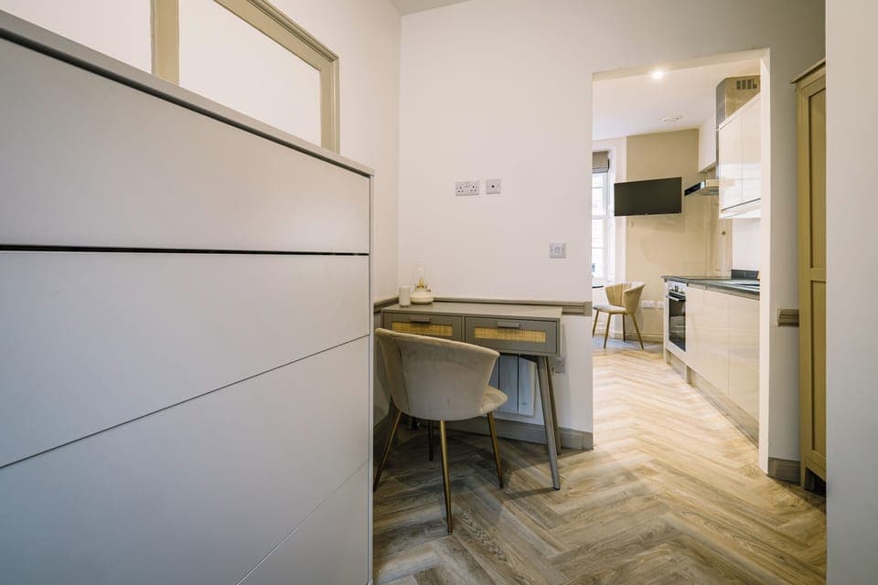 Studio, 1 Double Bed | Iron/ironing board, free WiFi