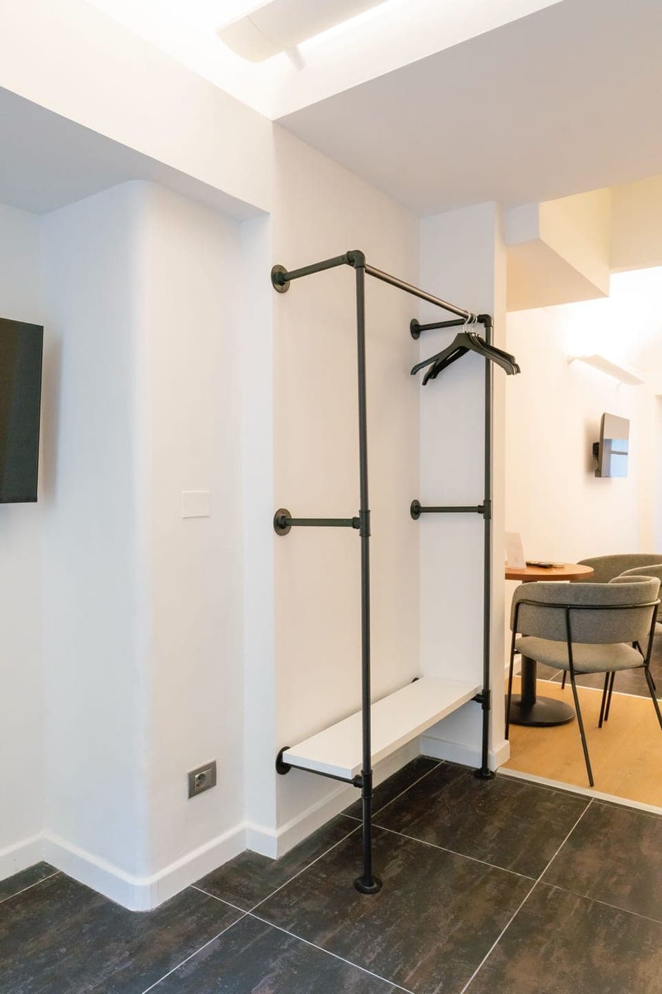 Deluxe Suite | Iron/ironing board