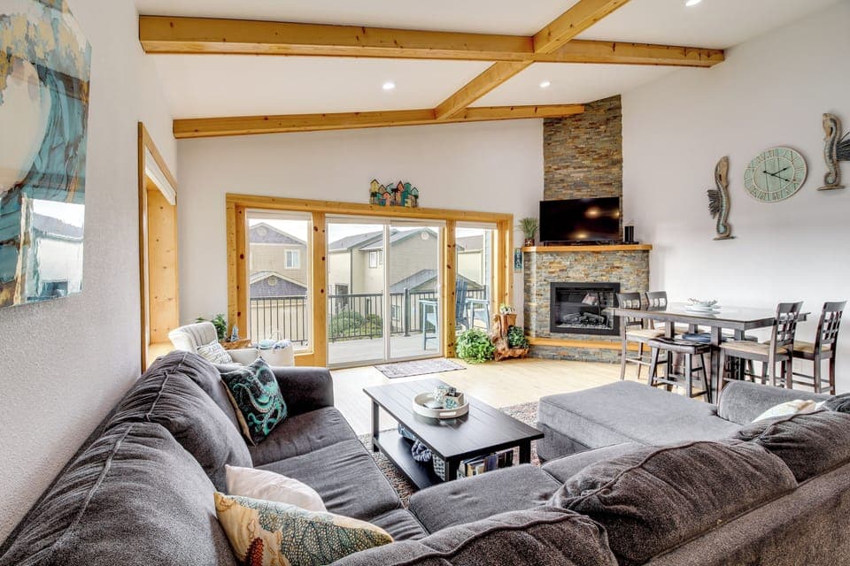 House (3 Bedrooms) | Front of property