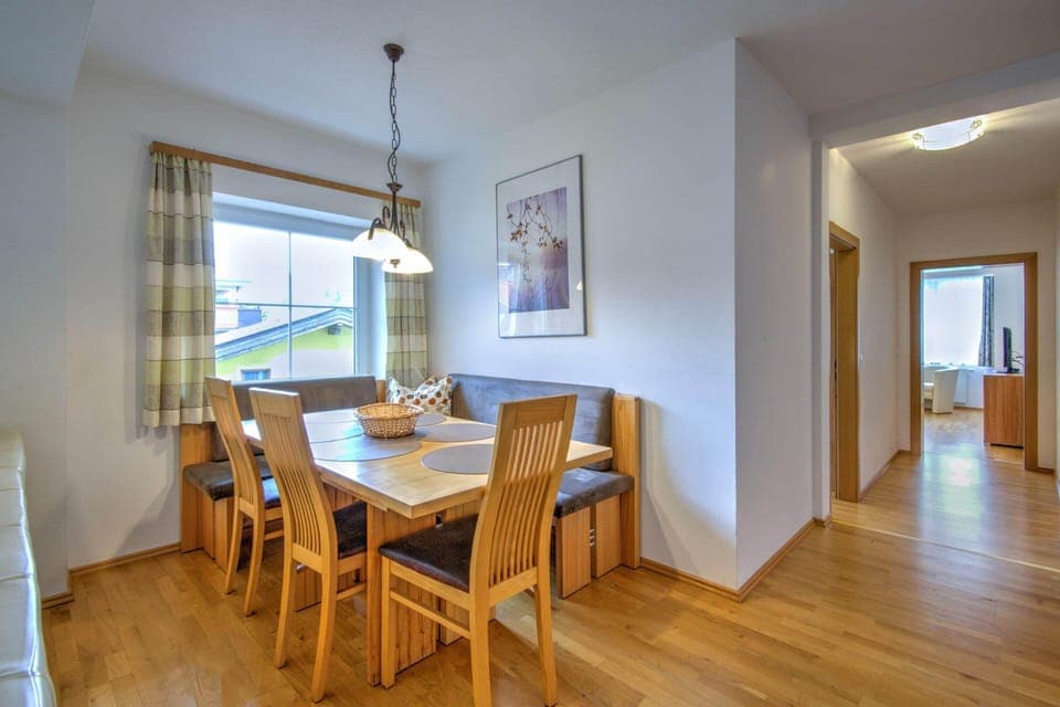 Apartment | Dining