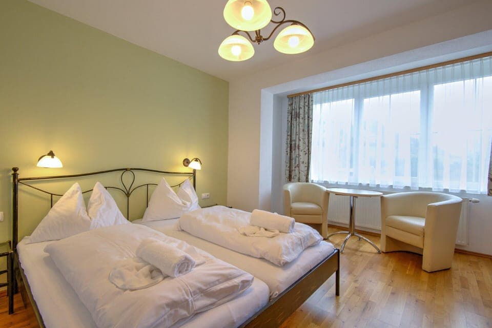 Apartment | 3 bedrooms, individually furnished, bed sheets