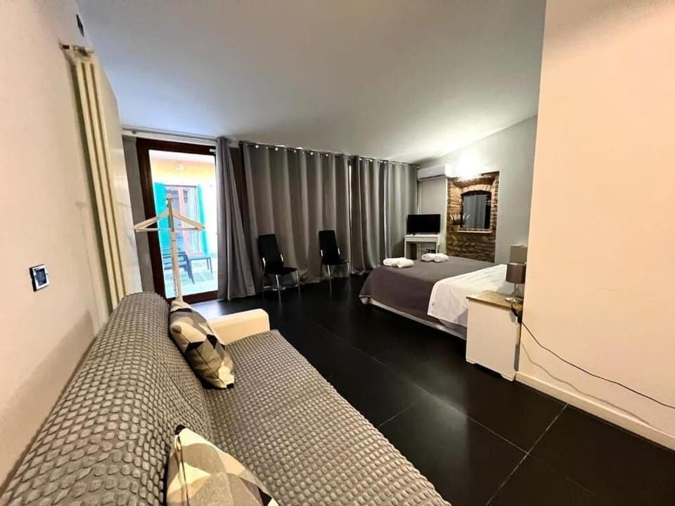 Apartment, Balcony, Courtyard View | Free WiFi