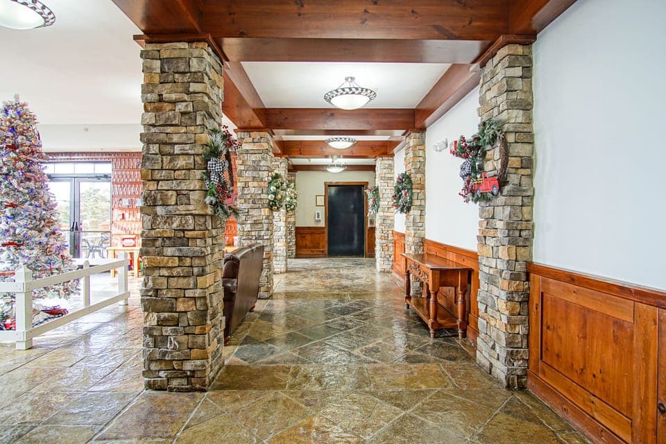 Condo, 1 Queen Bed with Sofa bed, Pool Access, Mountain View (1 Br: Rimfire 323) | Lobby