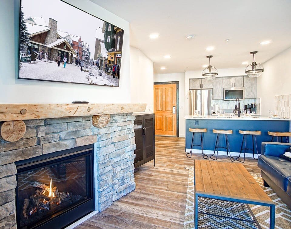 Condo, 1 Queen Bed with Sofa bed, Pool Access, Mountain View (1 Br: Rimfire 223) | Living area