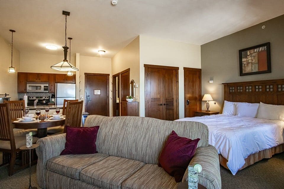 Condo, 1 Queen Bed with Sofa bed, Hot Tub, Mountain View (1 Br Studio: Soaring Eagle 414) | Living area